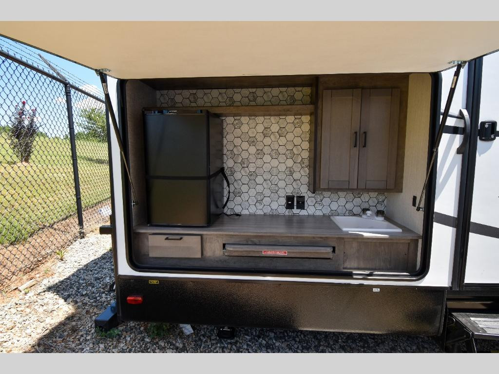 North Trail Outdoor Kitchen